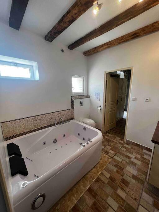 Longere Berrichonne, Calme Absolu, 13 Personnes Villa Saint-Pierre-les-Etieux Exterior photo
